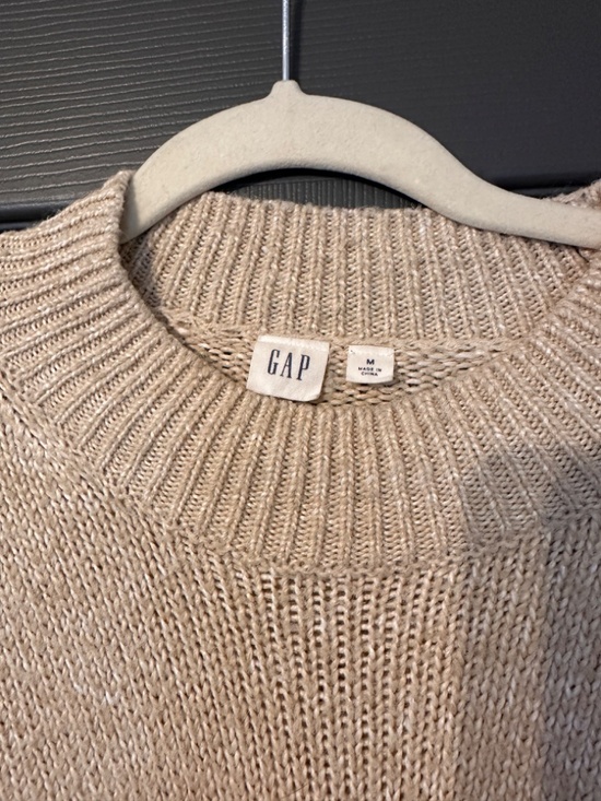 GAP Sweaters - Tan Gap Crew Neck Knit Sweater - Medium
